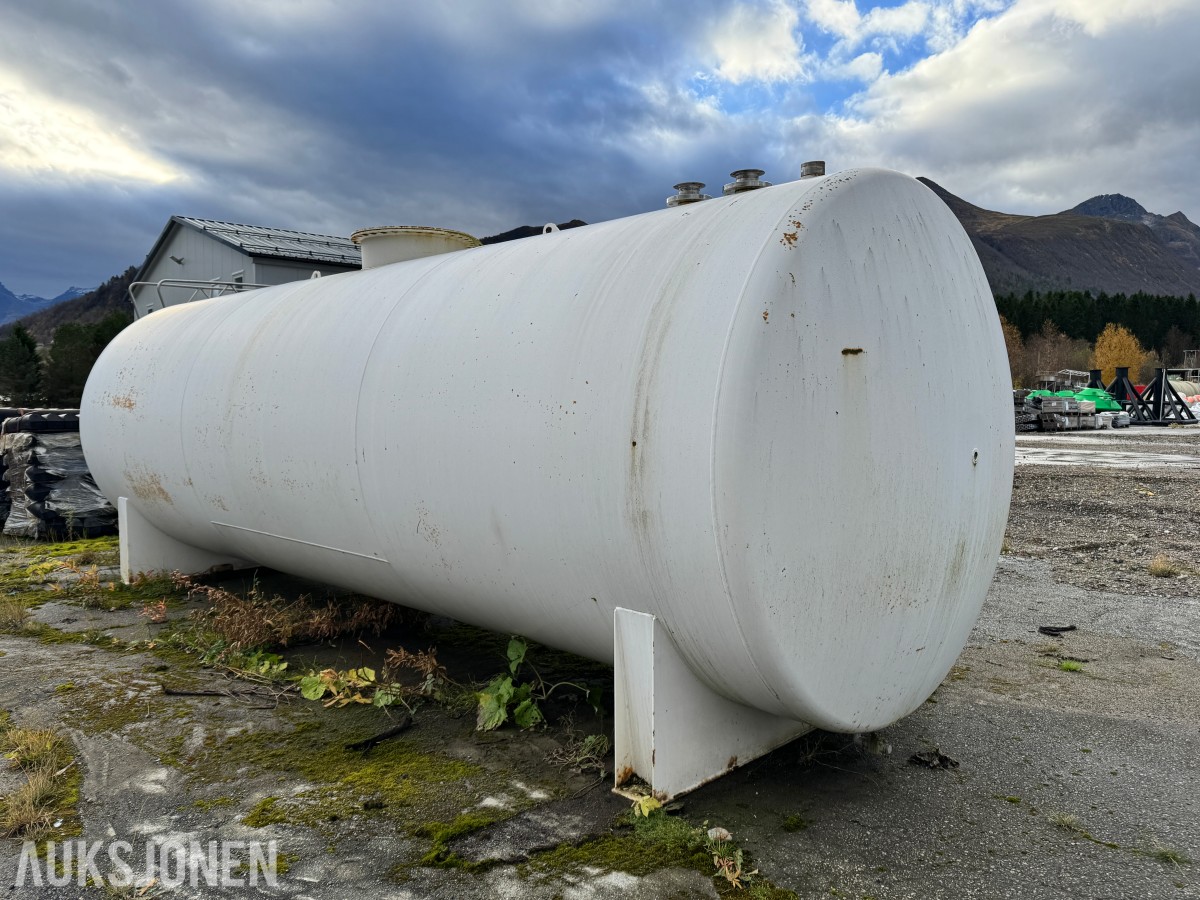 2001 Roug Ståltank ca 48.000 liter 