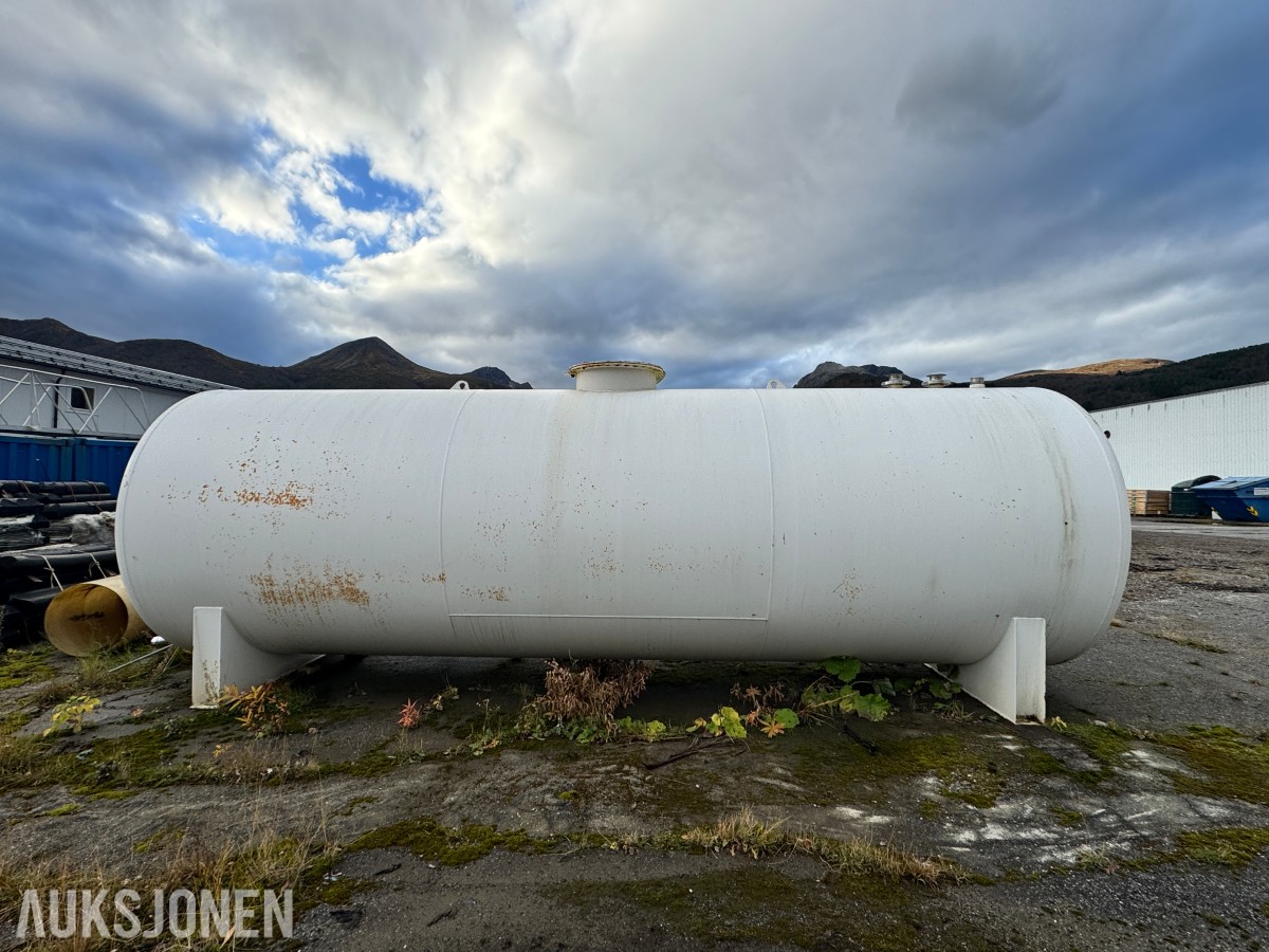 2001 Roug Ståltank ca 48.000 liter 