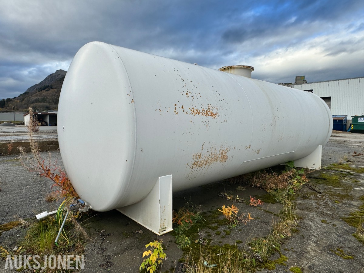 2001 Roug Ståltank ca 48.000 liter 