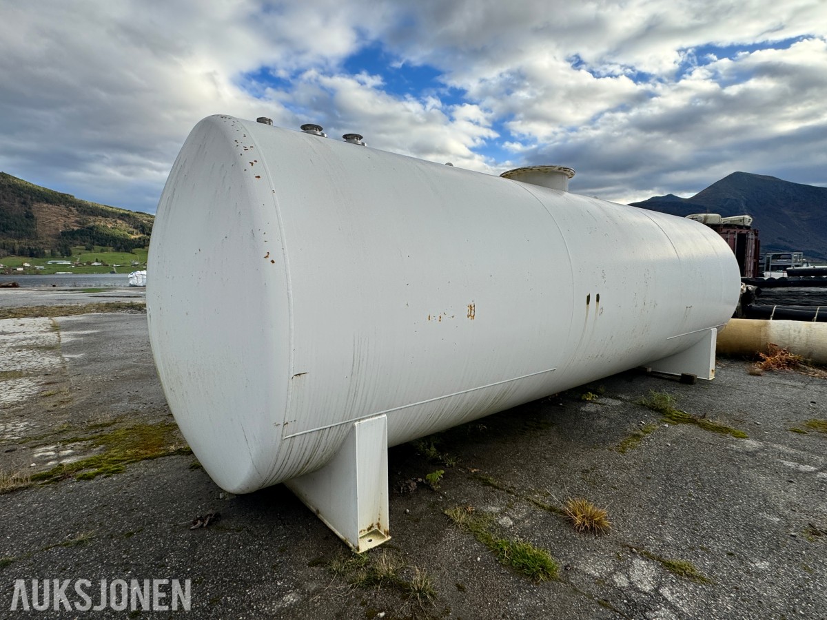 2001 Roug Ståltank ca 48.000 liter 