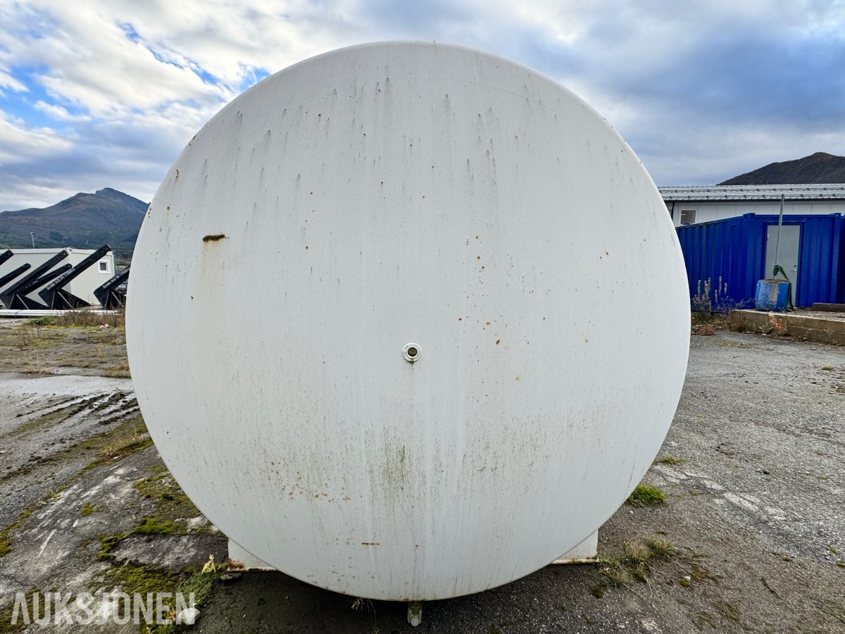2001 Roug Ståltank ca 48.000 liter 