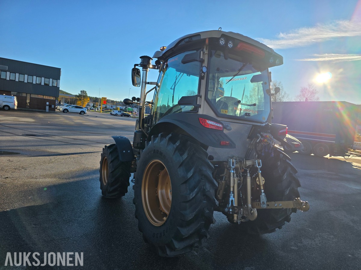 2025 Swedtrac 800 traktor Demo/utstillings modell