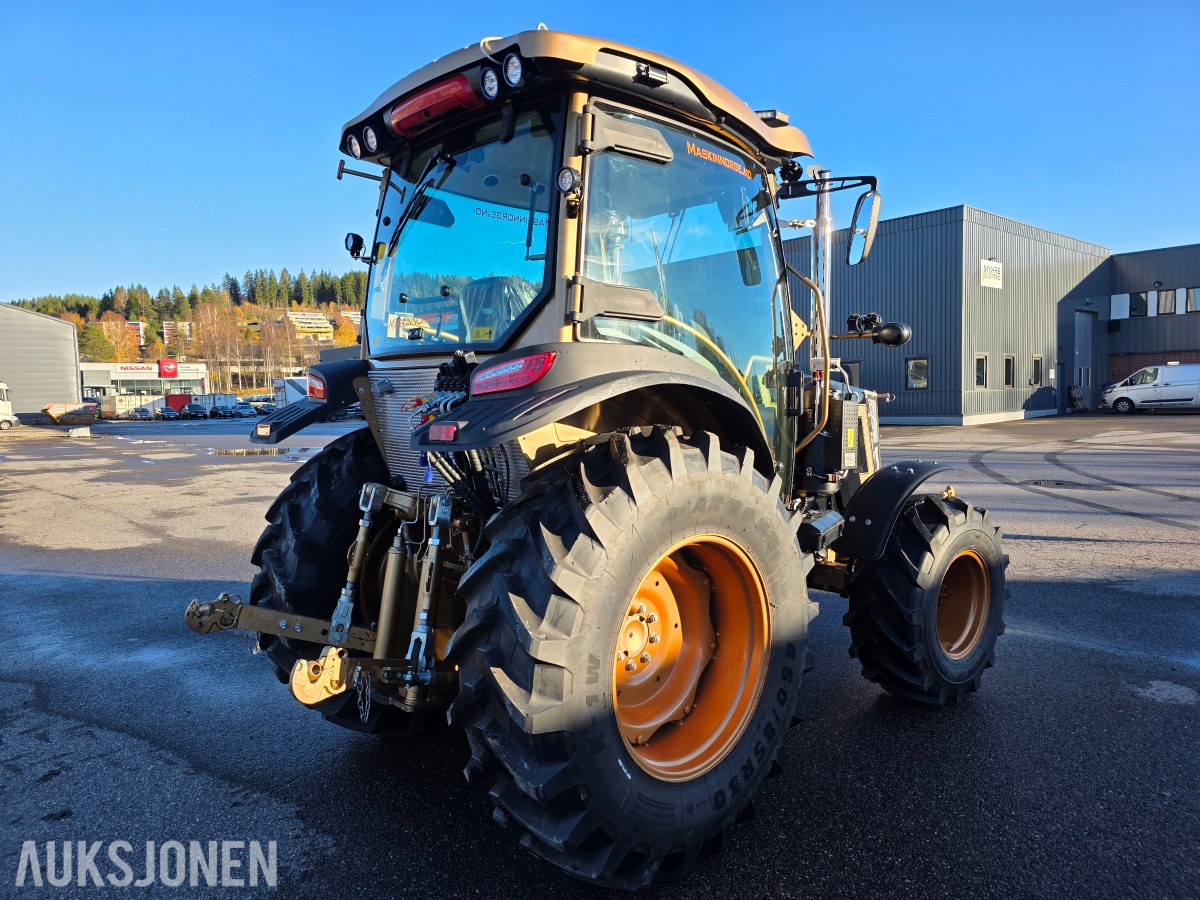 2025 Swedtrac 800 traktor Demo/utstillings modell
