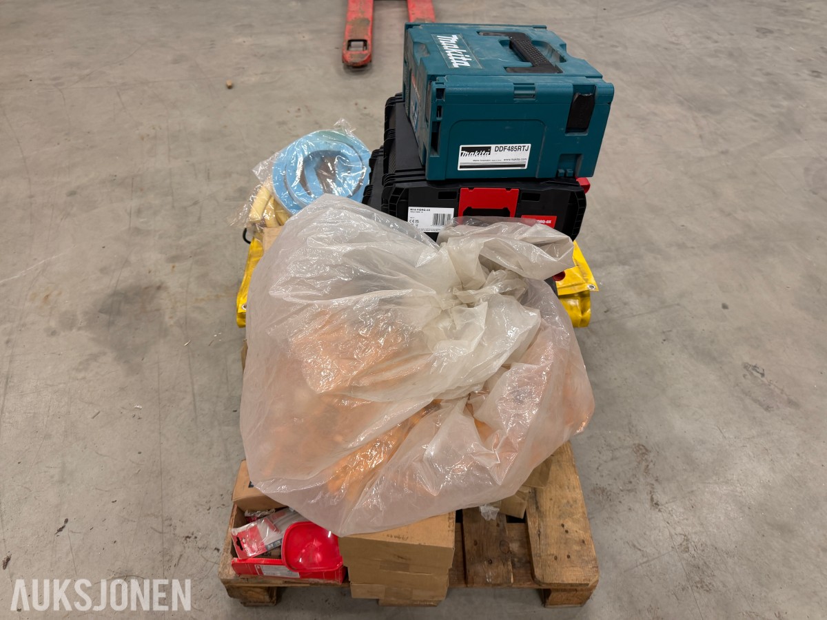Diverse byggnings utstyr 220 v varmematte spiker mm
