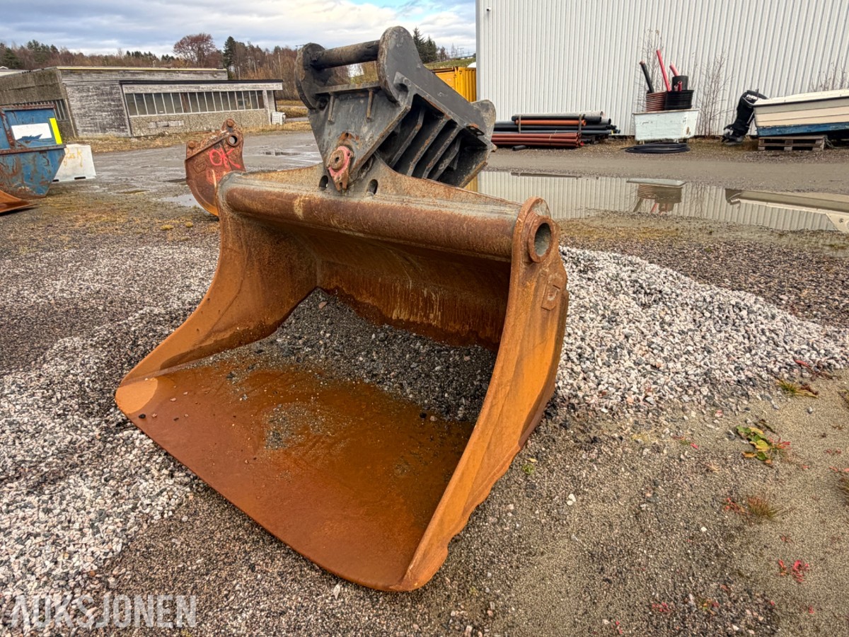 Gjerstad hydraulisk planlerigsskuff - S70 Feste