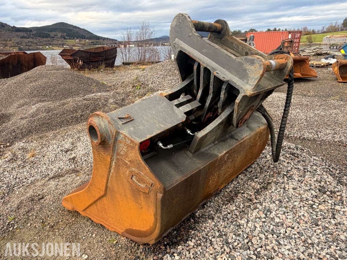 Gjerstad hydraulisk planlerigsskuff - S70 Feste