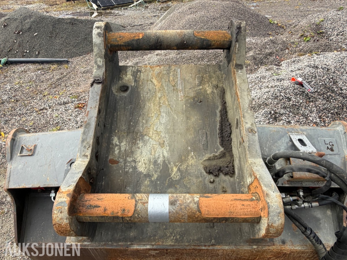 Gjerstad hydraulisk planlerigsskuff - S70 Feste