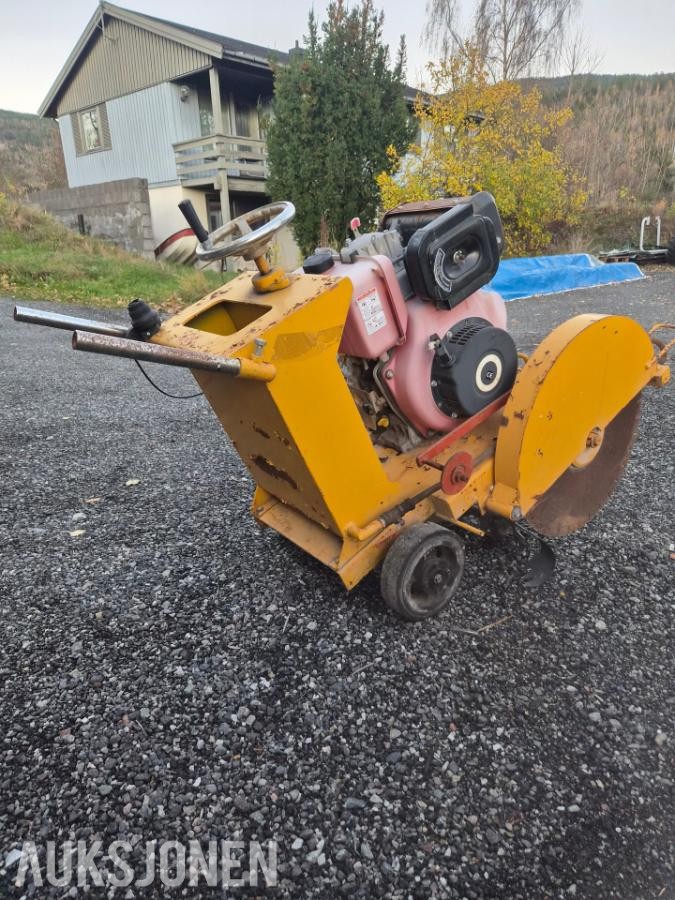 Asfalt/ betongsag med dieselmotor - Ingen minstepris
