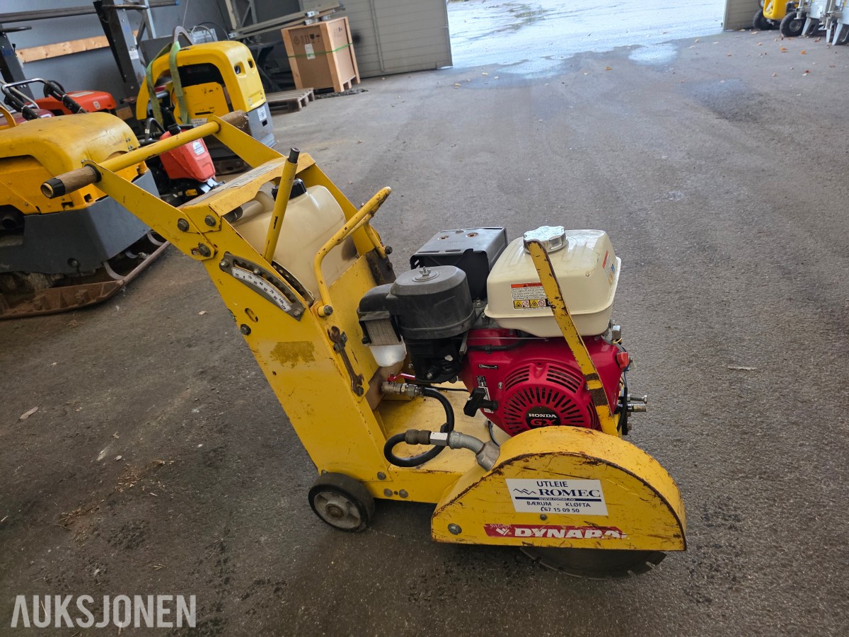2001 Svedala Dynapac BX350 asfalt/betongsag
