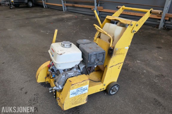 2001 Svedala Dynapac BX350 asfalt/betongsag