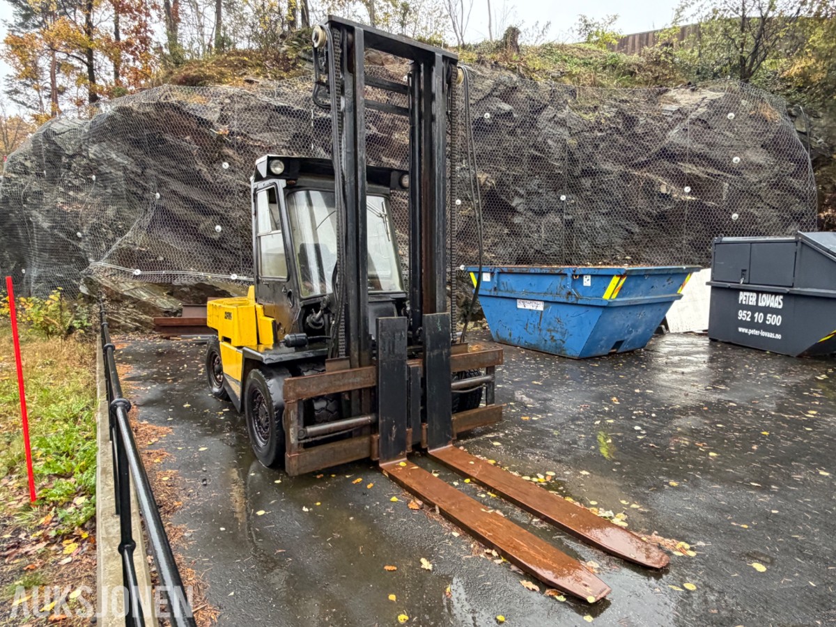 1982 Clark C500-Y35D Gaffeltruck, hydr gaffelspredning, tilt