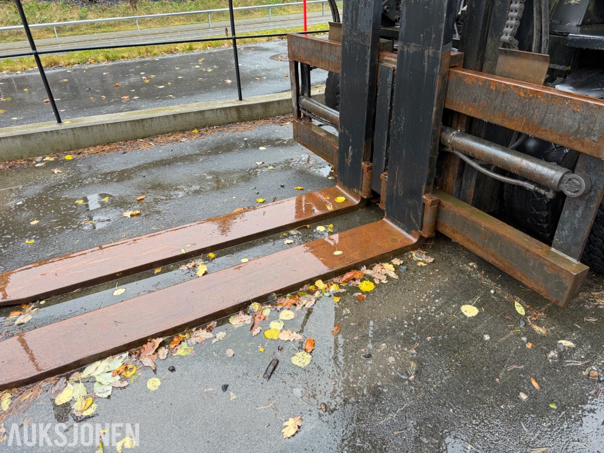 1982 Clark C500-Y35D Gaffeltruck, hydr gaffelspredning, tilt