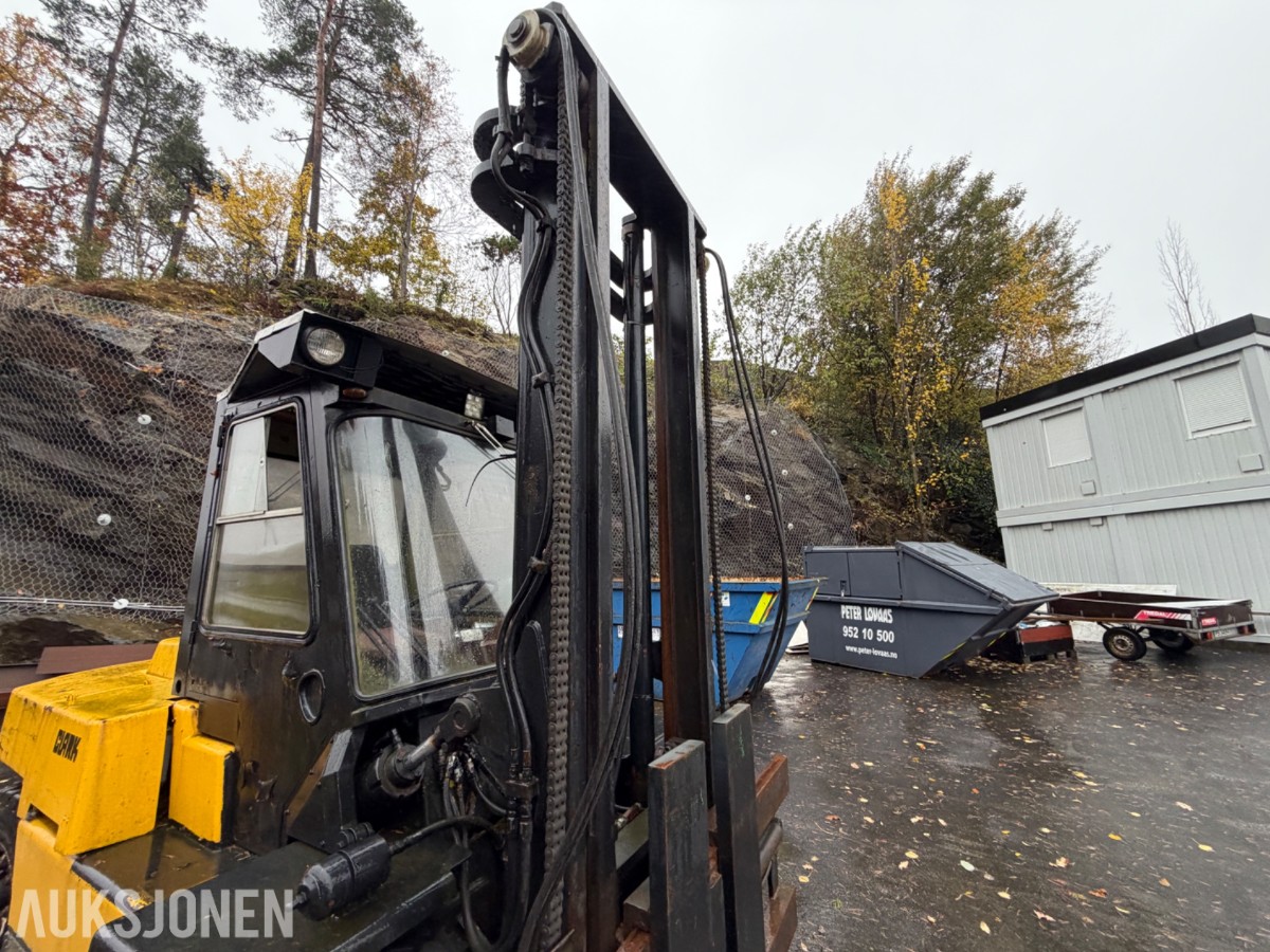 1982 Clark C500-Y35D Gaffeltruck, hydr gaffelspredning, tilt