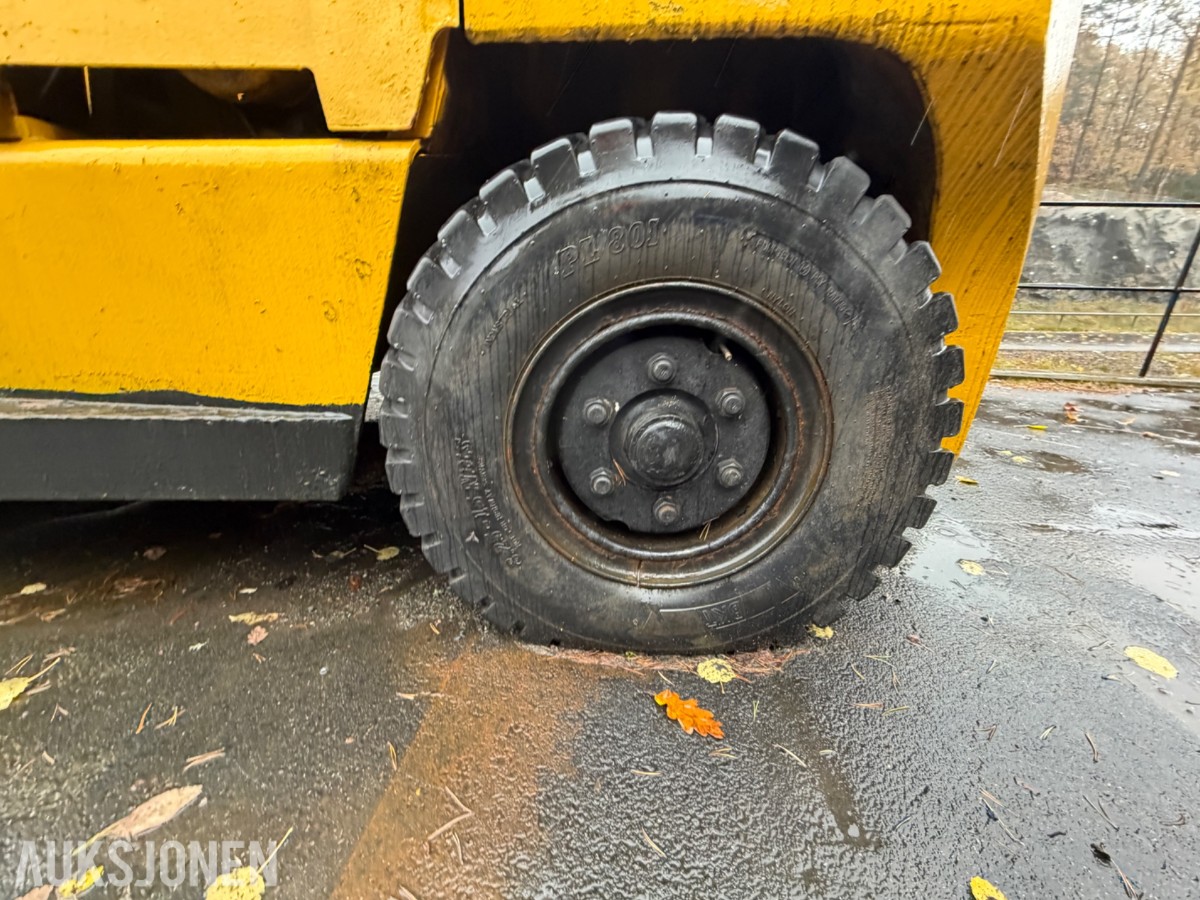1982 Clark C500-Y35D Gaffeltruck, hydr gaffelspredning, tilt