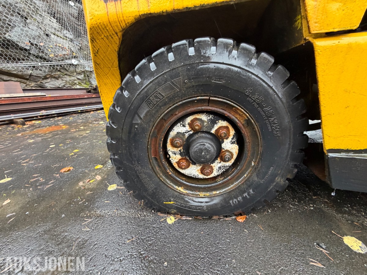1982 Clark C500-Y35D Gaffeltruck, hydr gaffelspredning, tilt