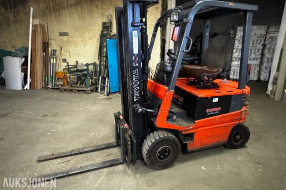 Toyota FBM16 batteri truck 1450 kg løftekapasitet og 3300 mm løftehøyde