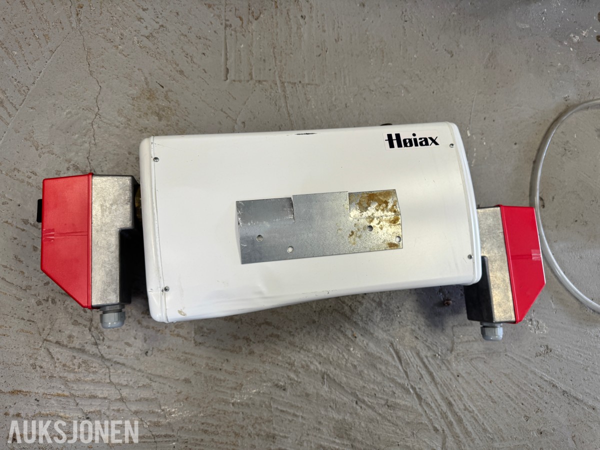 Høiax vannvarmer med 2x4,5 kW kolber 230/400 Volt. 