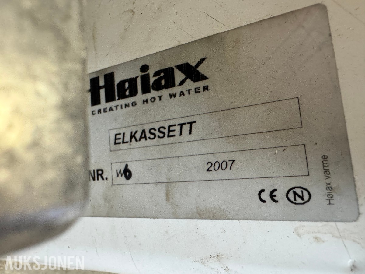 Høiax vannvarmer med 2x4,5 kW kolber 230/400 Volt. 
