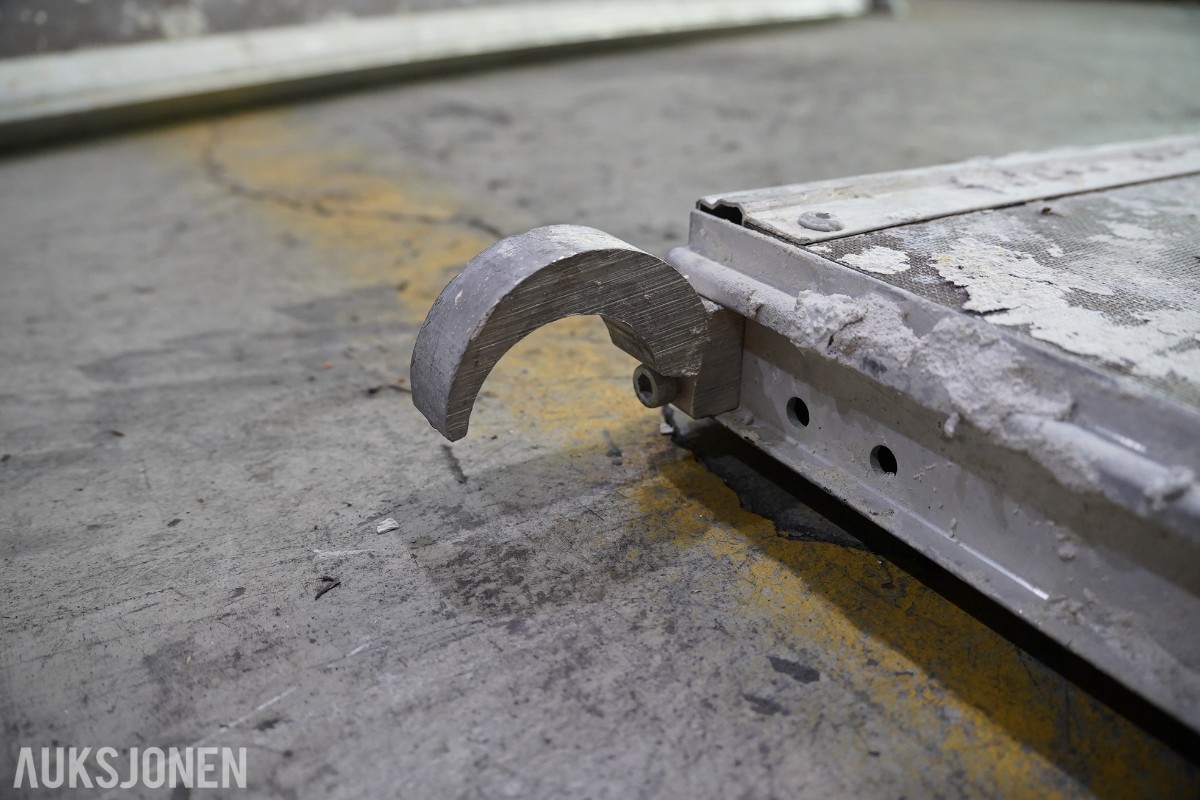 Jumbo aluminiumsstillas og Combisafe kantsikringskomponenter