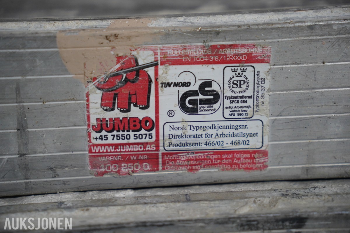 Jumbo aluminiumsstillas og Combisafe kantsikringskomponenter