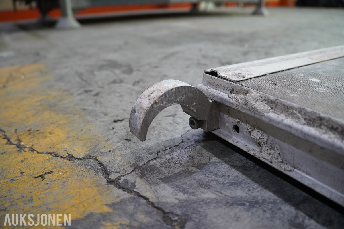 Jumbo aluminiumsstillas og Combisafe kantsikringskomponenter