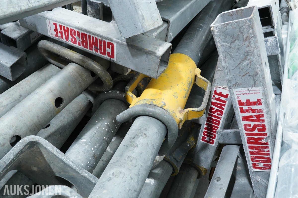 Jumbo aluminiumsstillas og Combisafe kantsikringskomponenter