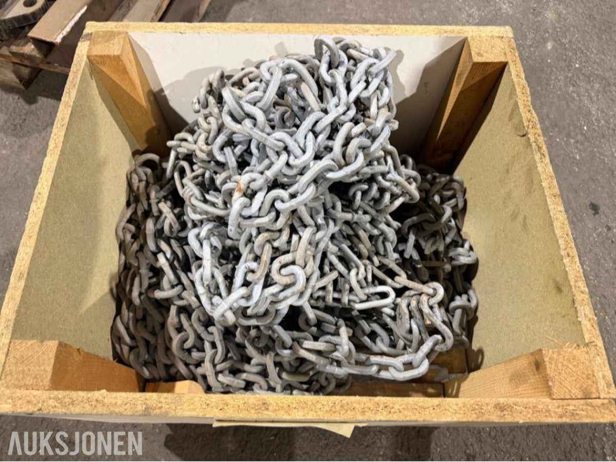 2 x Ubrukte kjettinger 420/70-28