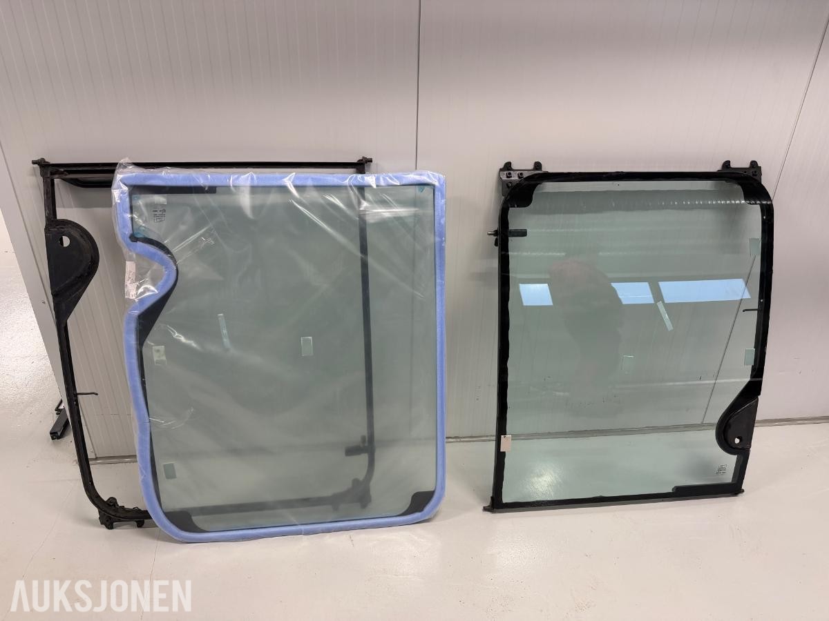 2 x frontruter med ramme til ZX75/ZX85/ZX135/ZX225