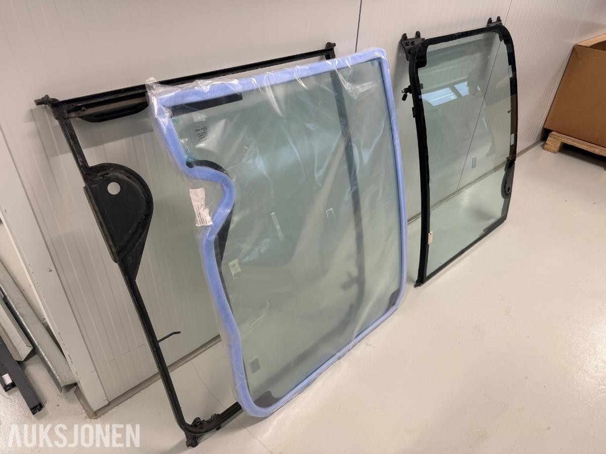 2 x frontruter med ramme til ZX75/ZX85/ZX135/ZX225