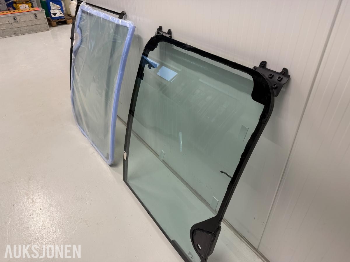 2 x frontruter med ramme til ZX75/ZX85/ZX135/ZX225