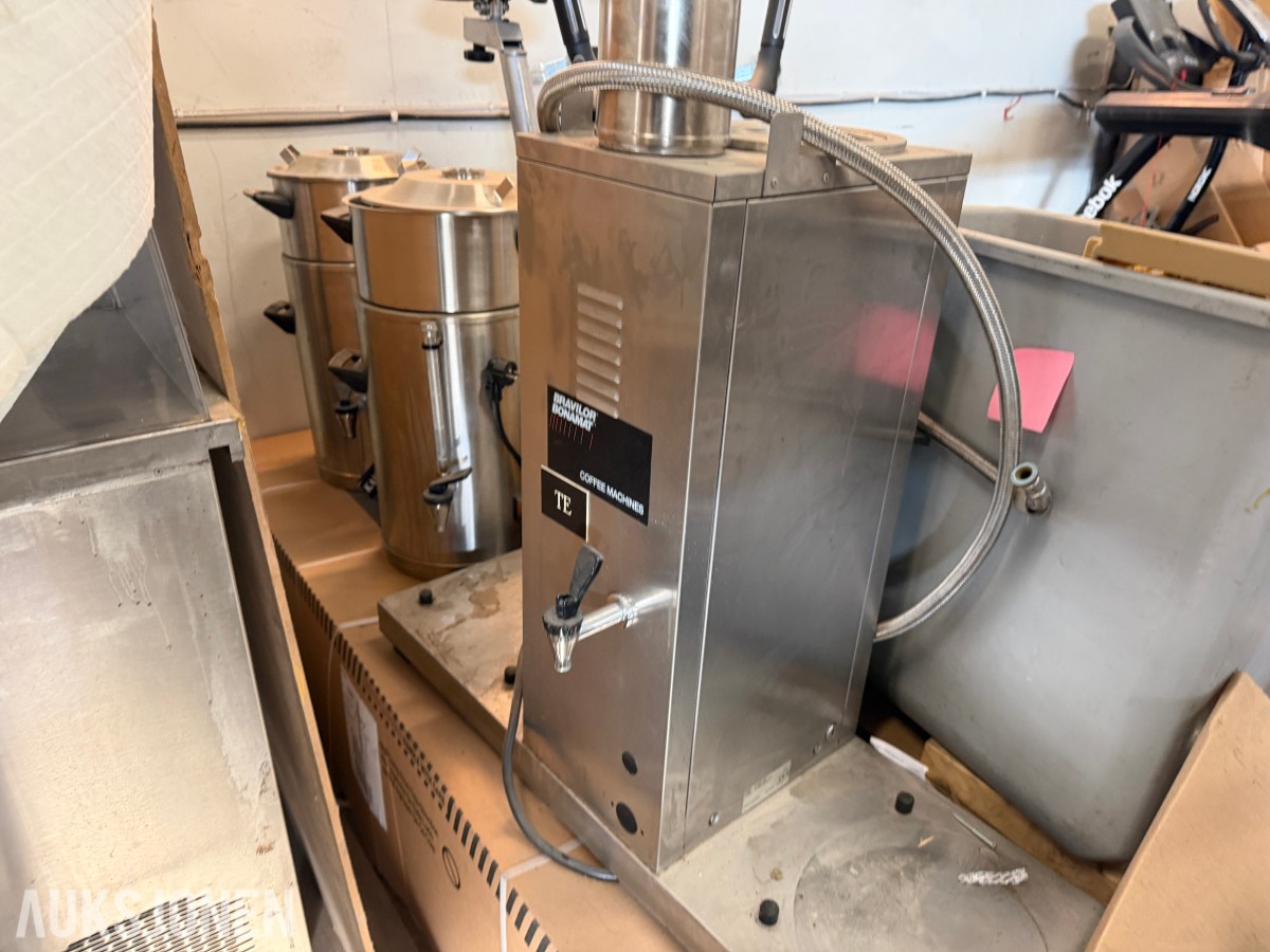 Bravilor Bonamat kaffe- og tevannsystem med beholdere