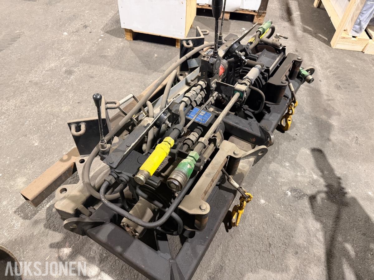 1997 3 x vinsjer med egen hydraulikkpumpe/motor