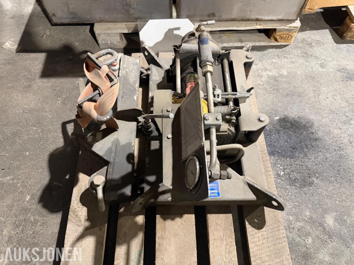 1997 3 x vinsjer med egen hydraulikkpumpe/motor