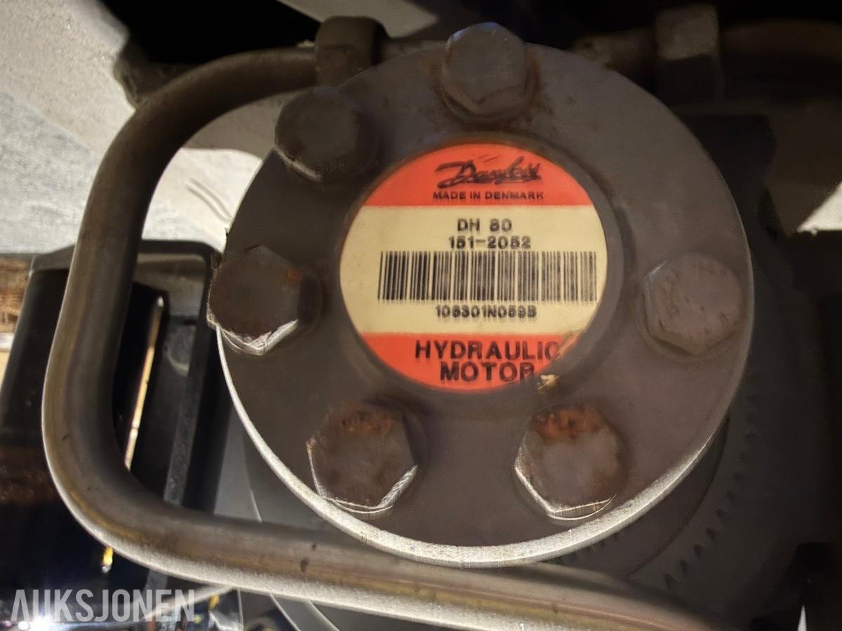1997 3 x vinsjer med egen hydraulikkpumpe/motor
