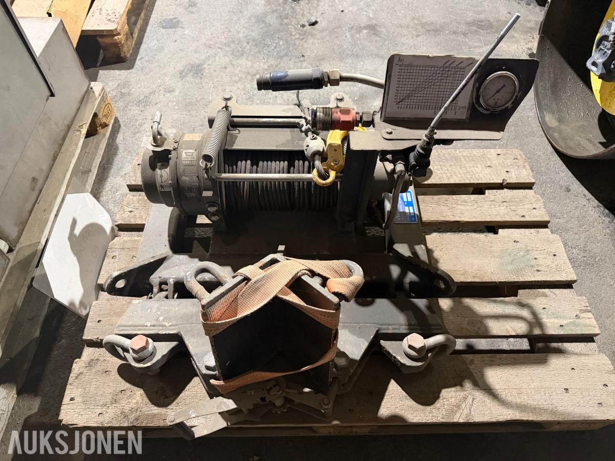 1997 3 x vinsjer med egen hydraulikkpumpe/motor