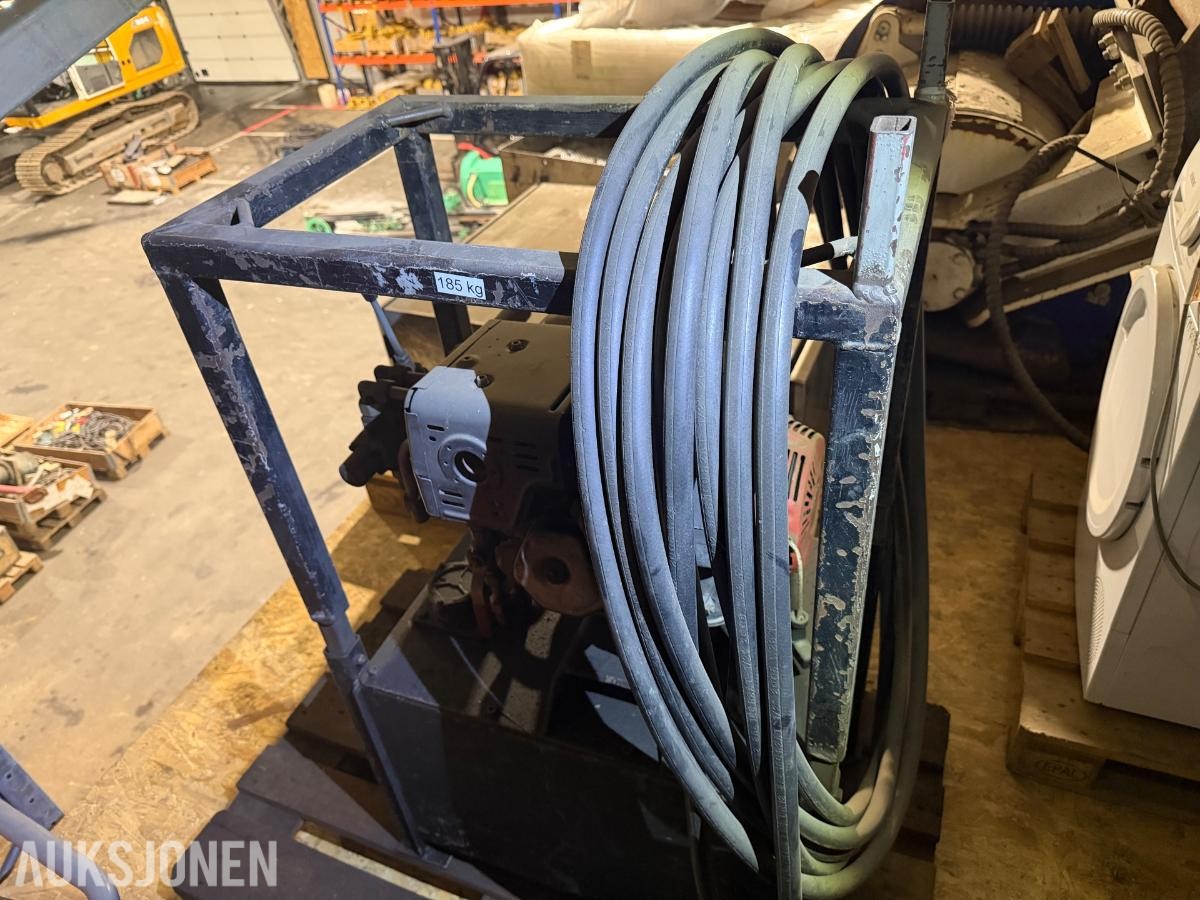1997 3 x vinsjer med egen hydraulikkpumpe/motor