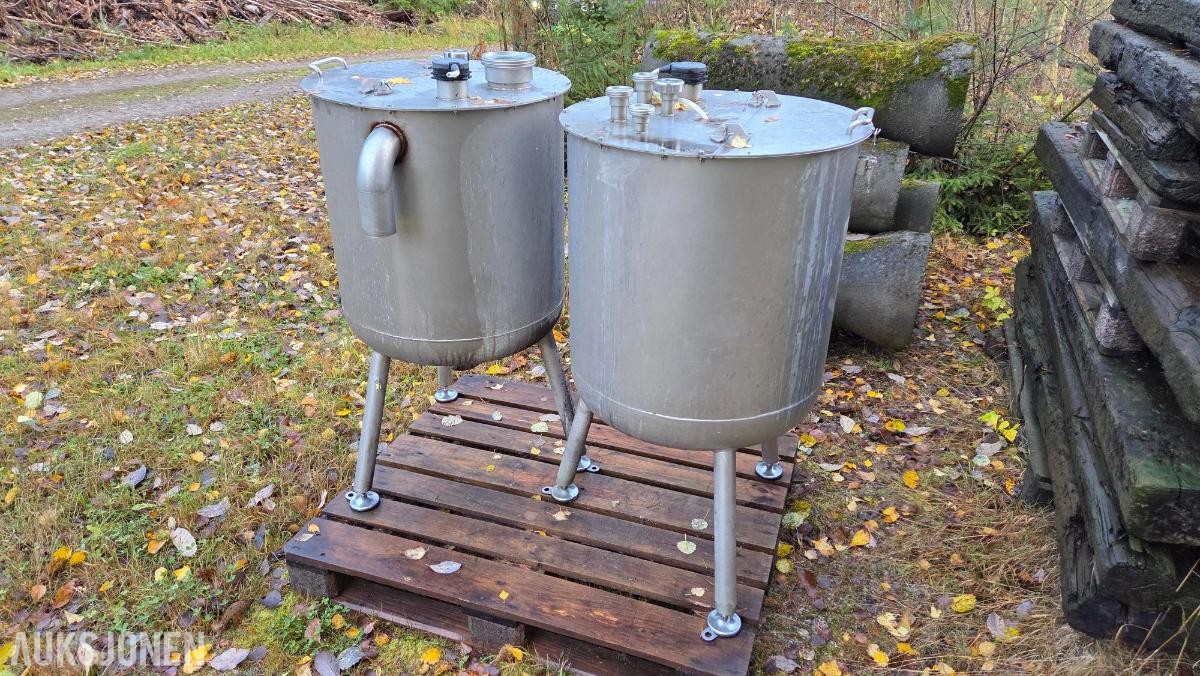 2 stk Rustfrie tanker  