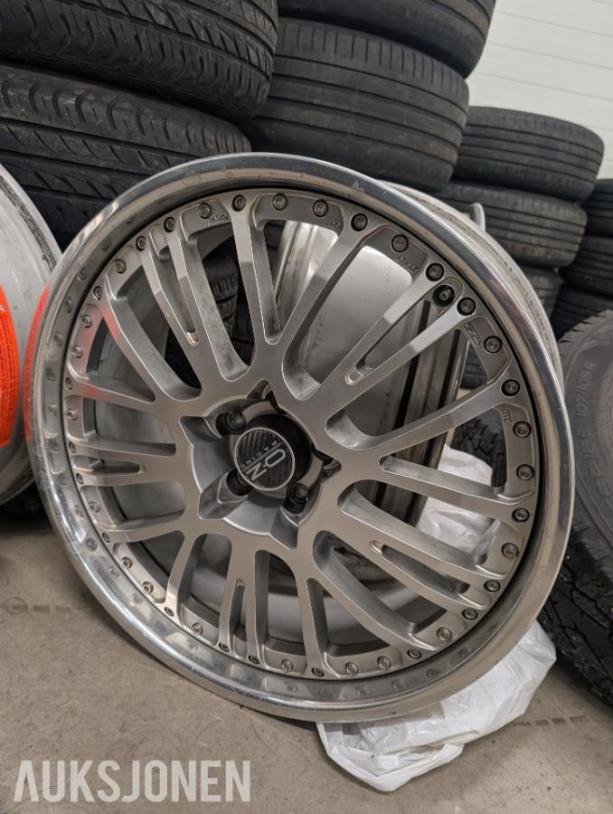 Oz racing R21 5x112 Michelin PS4 dekk 255/35R21