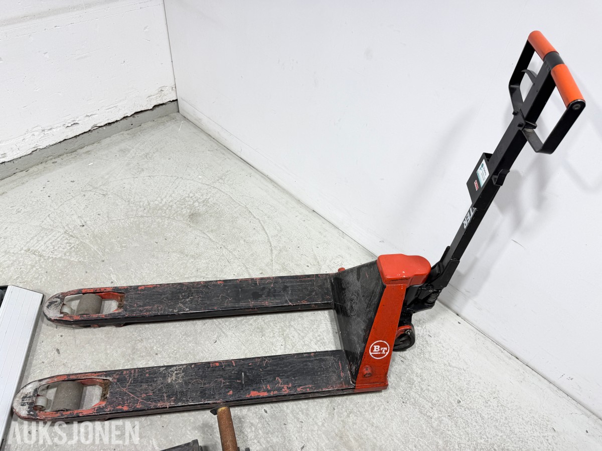 BT Quick Lifter palletruck med rullebukker 