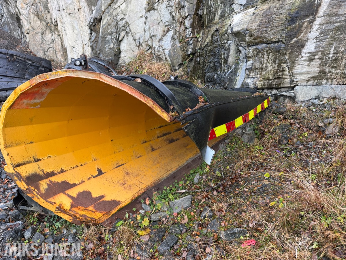 1998 Øveraasen DL 285 D diagonalplog