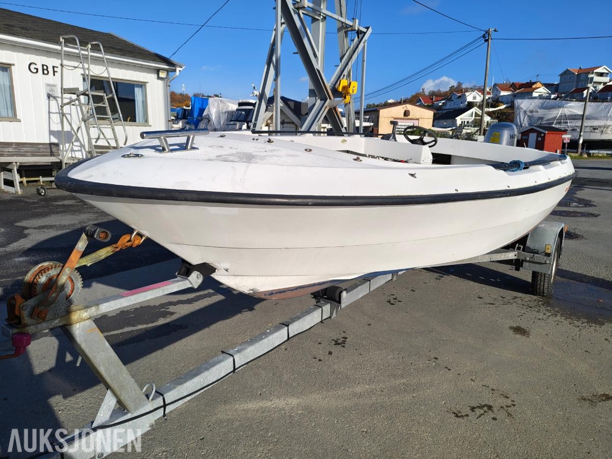 2000 Crescent 490 Sport – Honda 50 hk – Tiki henger