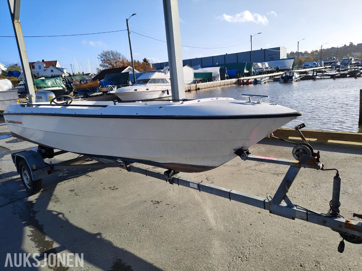 2000 Crescent 490 Sport – Honda 50 hk – Tiki henger