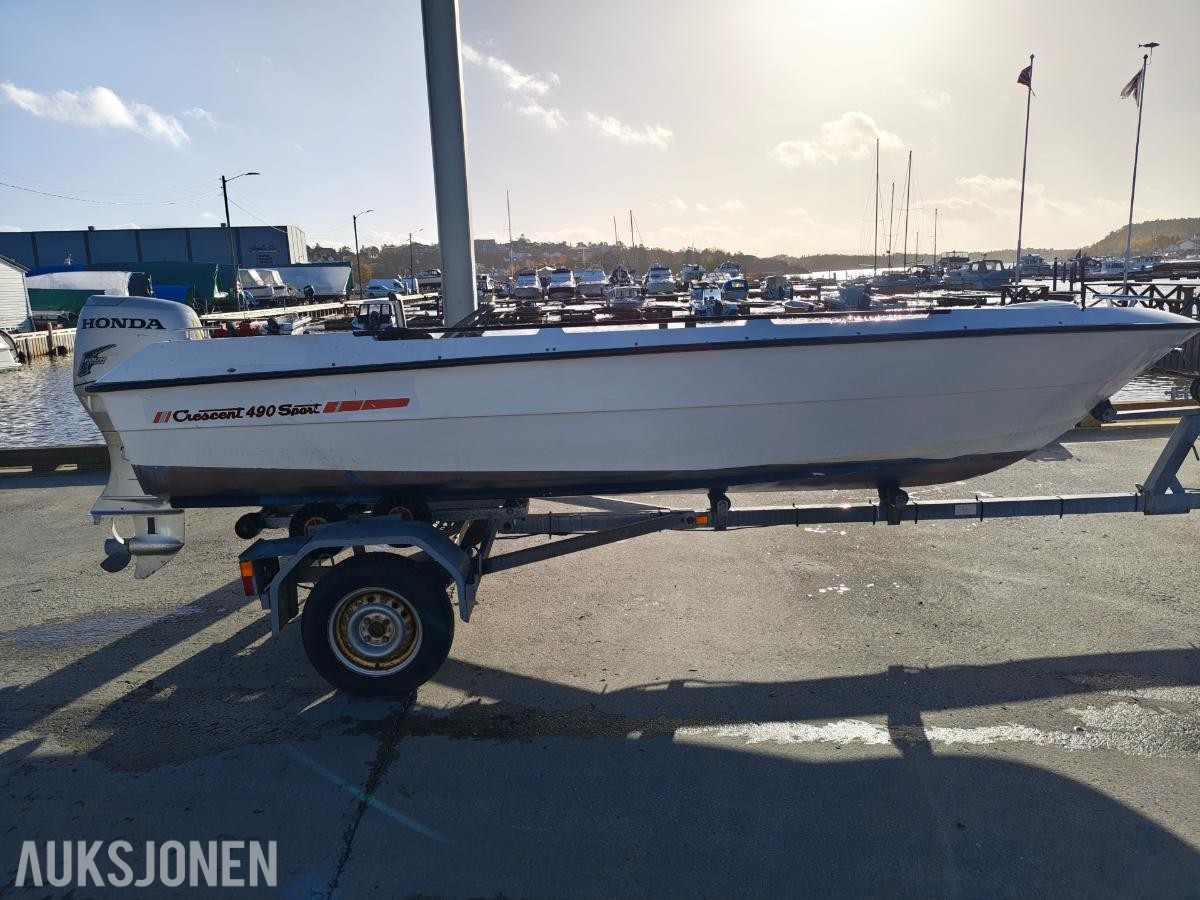 2000 Crescent 490 Sport – Honda 50 hk – Tiki henger