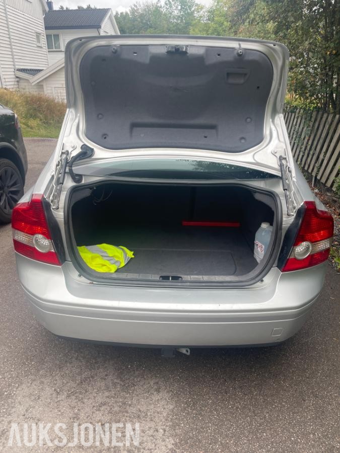 2004 Volvo S40 2.0 136hk rep objekt skinn eu ok 08.2028