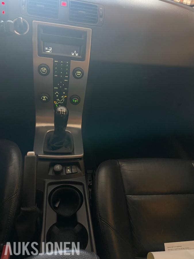 2004 Volvo S40 2.0 136hk rep objekt skinn eu ok 08.2028