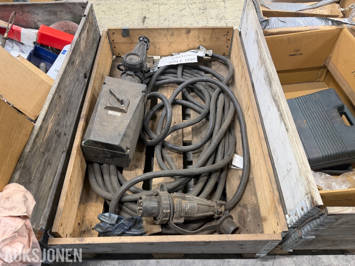 3-fase strømkabel 400V 125A med industrikontakter og bryterboks