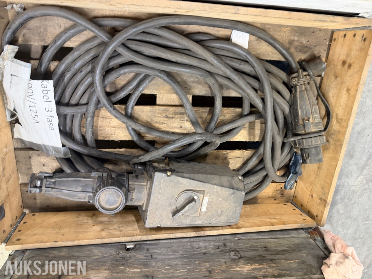 3-fase strømkabel 400V 125A med industrikontakter og bryterboks