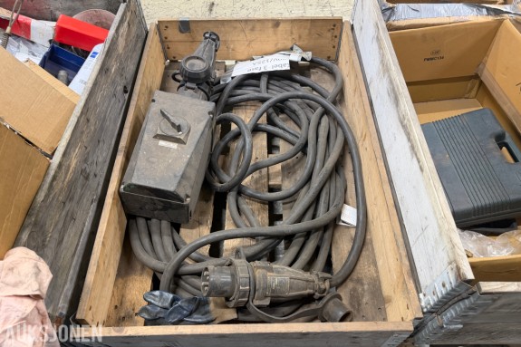 3-fase strømkabel 400V 125A med industrikontakter og bryterboks