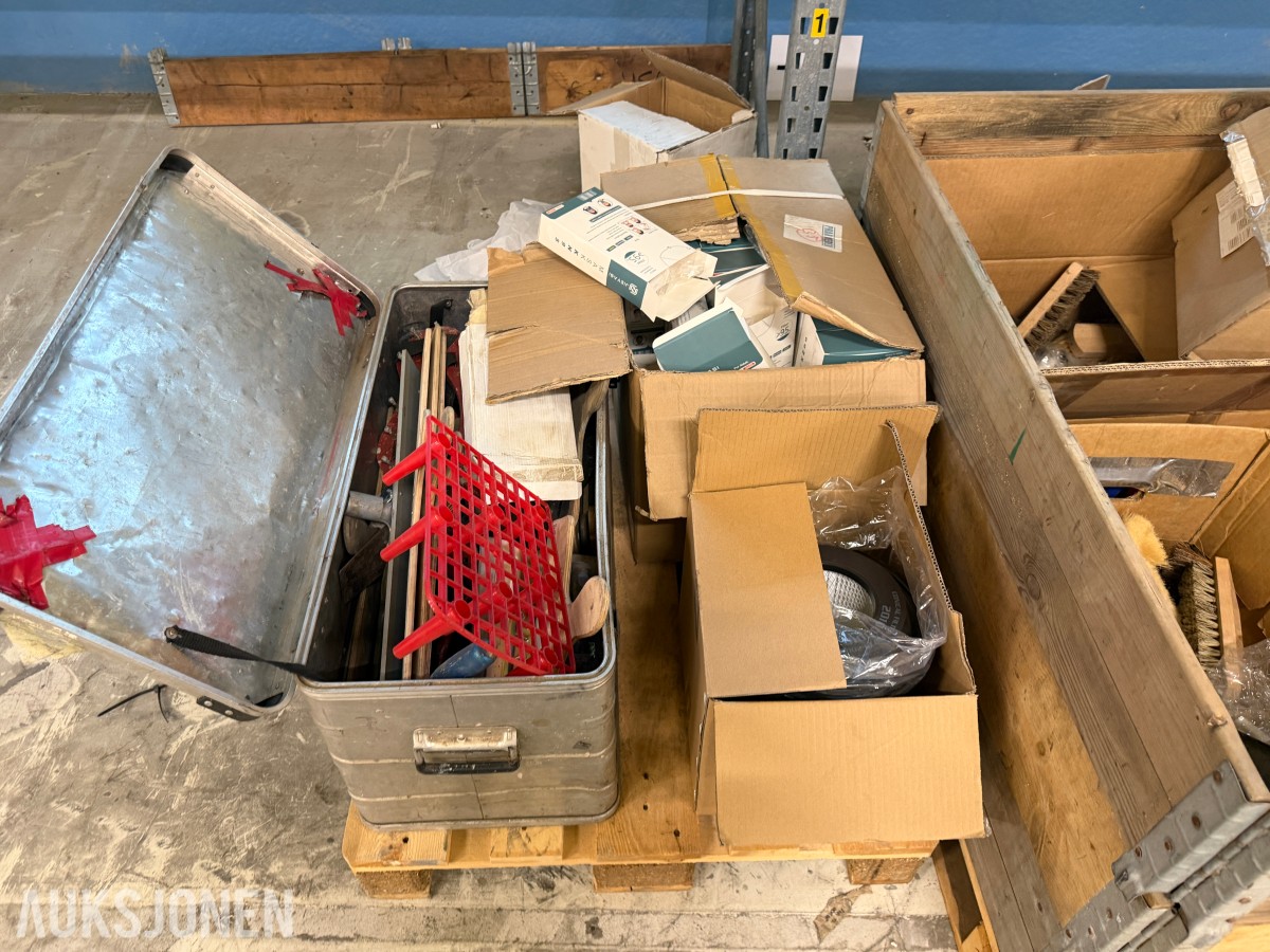 Parti med KN95-masker og diverse utstyr