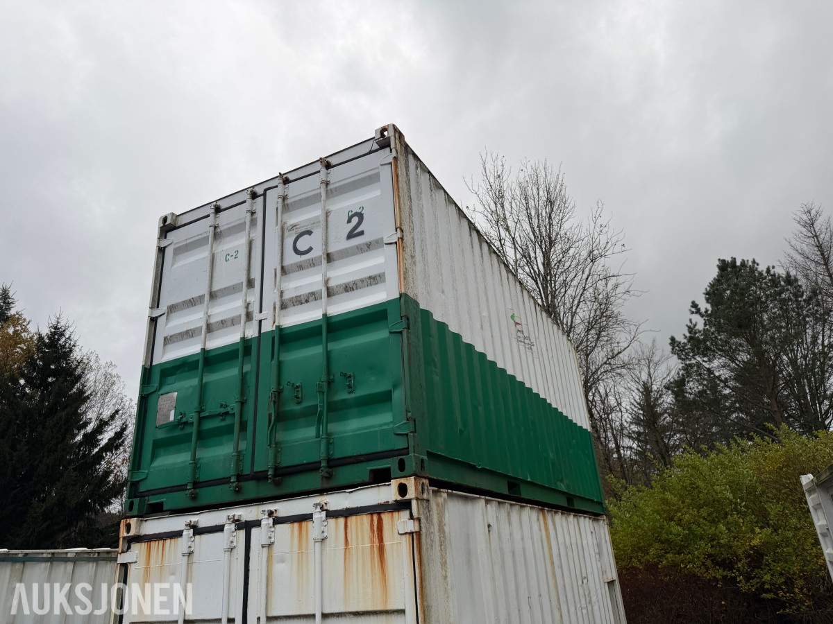 Lagercontainer med reolinnredning